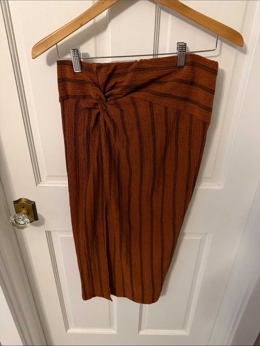 H&M Tie-Front Ribbed Midi Skirt in Rust